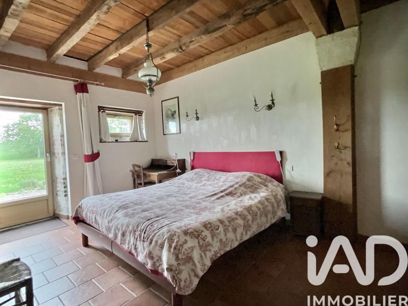 Maison - 754 m² - 26 pièces