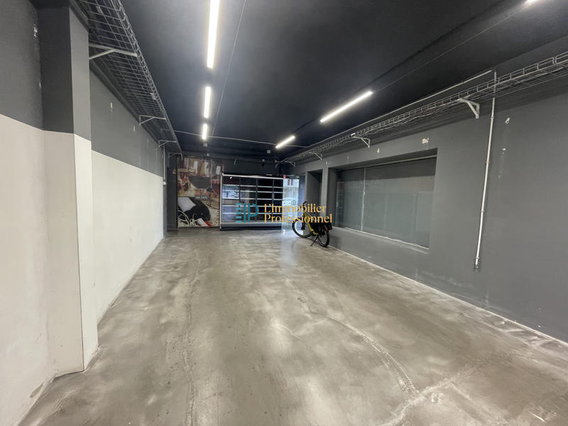 Local commercial - 142 m² - 2 pièces