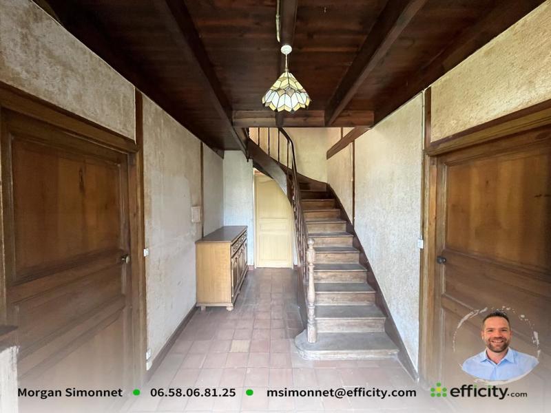Maison - 230 m² - 9 pièces