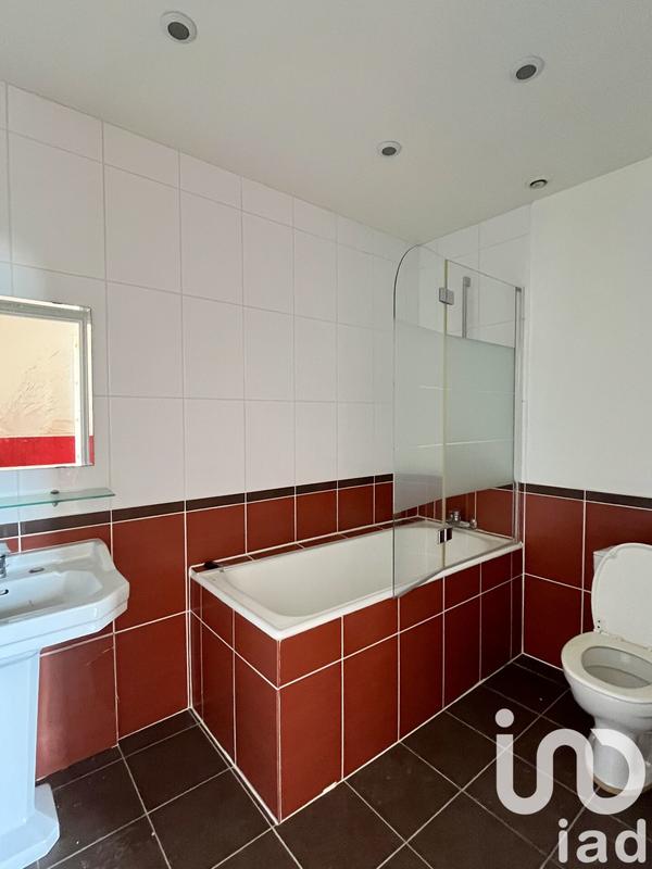 Maison - 201 m² - 8 pièces