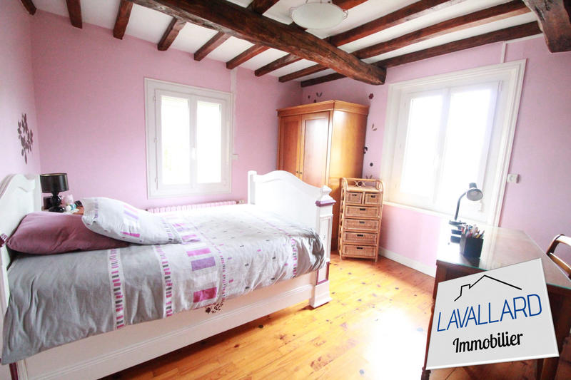 Maison traditionnelle - 209 m² - 6 pièces