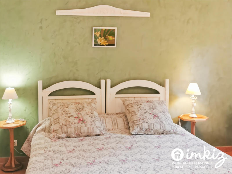 Maison - 220 m² - 9 pièces