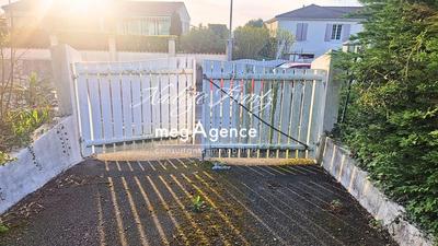 Terrain constructible - 1 487 m²