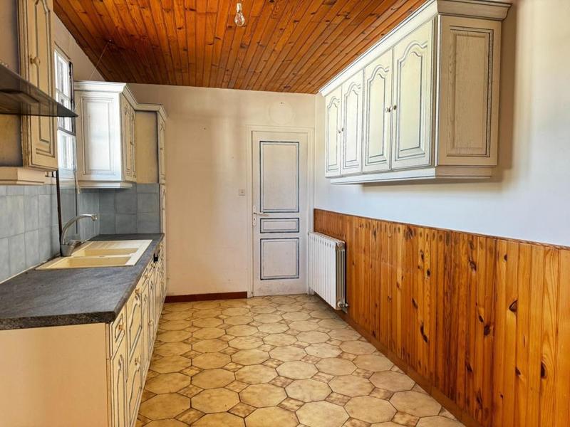 Maison traditionnelle - 207 m² - 8 pièces