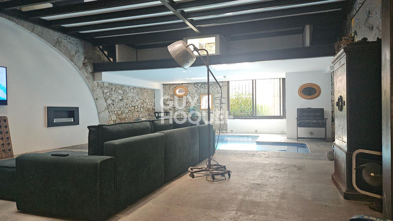Loft - 231 m² - 5 pièces