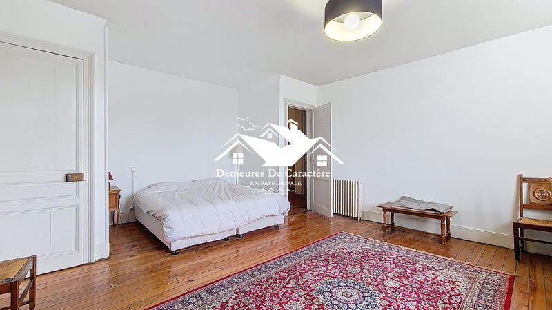 Maison - 399 m² - 14 pièces