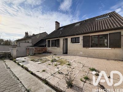 Maison - 96 m² - 5 pièces