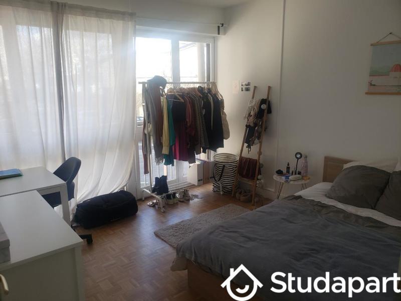 Chambre - 13 m² - 1 pièce