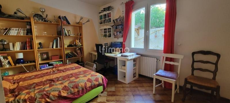 Maison - 220 m² - 7 pièces