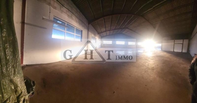 Entrepôt - 1 641 m²