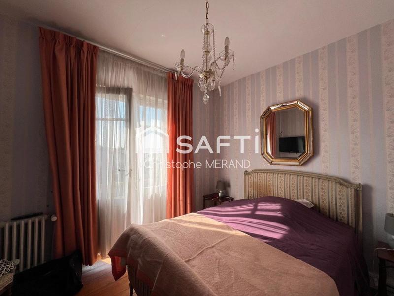 Maison - 121 m² - 8 pièces