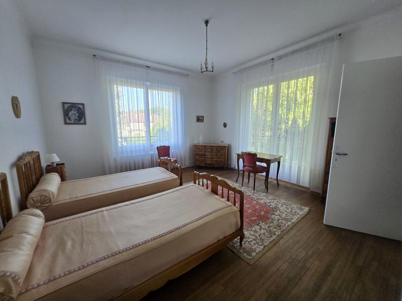 Maison - 393 m² - 10 pièces