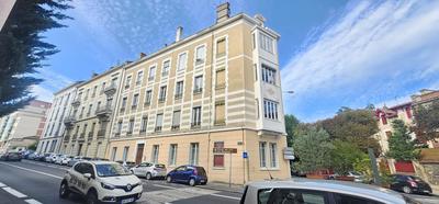 Appartement - 195 m² - 6 pièces