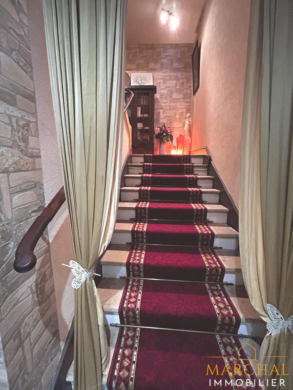 Maison ancienne - 315 m² - 8 pièces