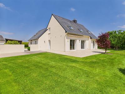 Maison - 195 m² - 7 pièces