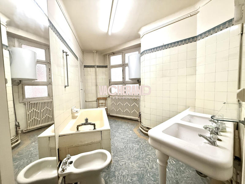 Appartement - 166 m² - 6 pièces