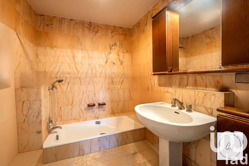 Duplex - 218 m² - 7 pièces