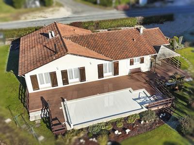 Maison - 137 m² - 5 pièces