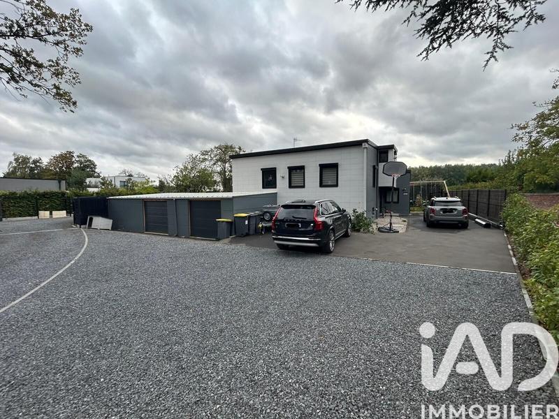 Maison - 180 m² - 9 pièces