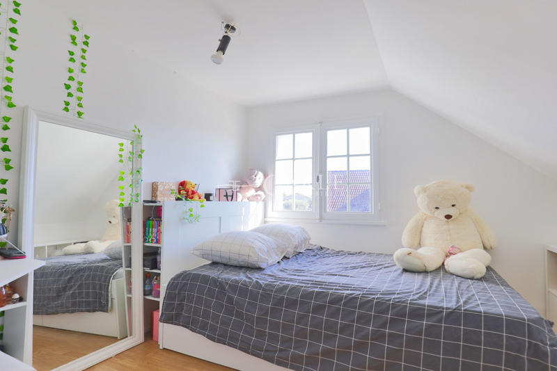 Maison - 92 m² - 4 pièces