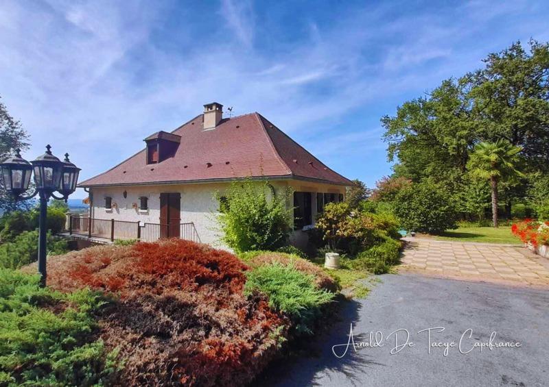 Maison - 262 m² - 10 pièces