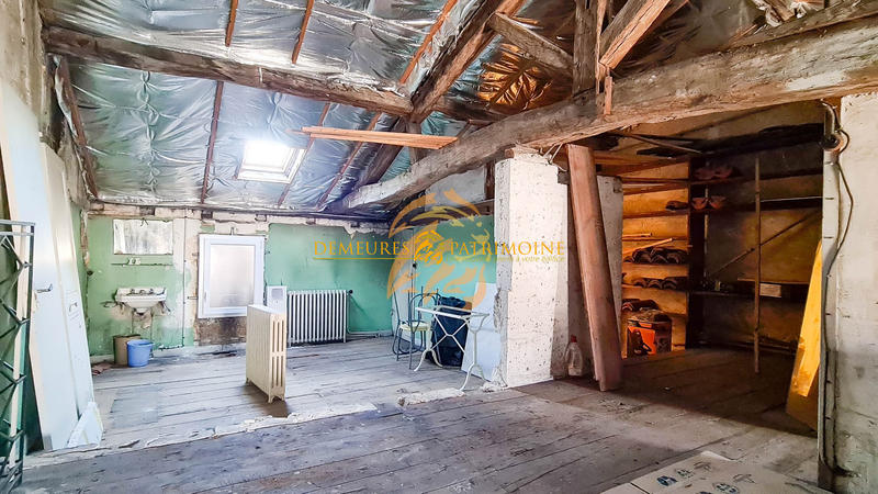 Maison - 217 m² - 11 pièces