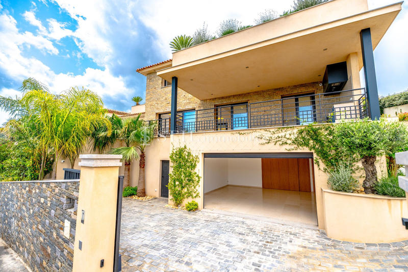 Villa - 180 m² - 5 pièces