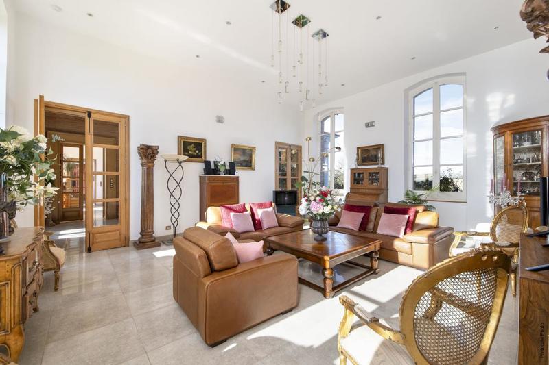 Maison de maîtres - 450 m² - 6 pièces