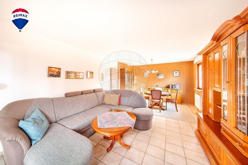 Maison - 99 m² - 5 pièces