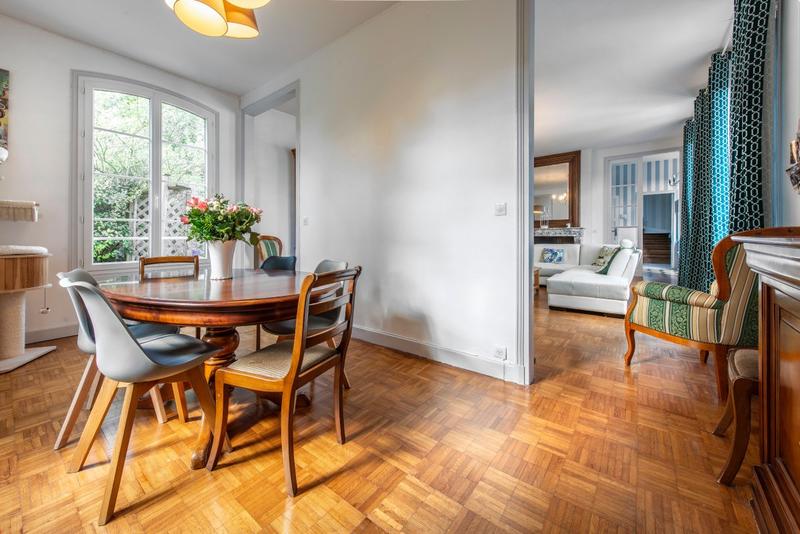 Maison - 266 m² - 9 pièces