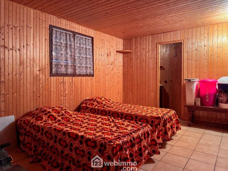 Maison de village - 377 m² - 7 pièces