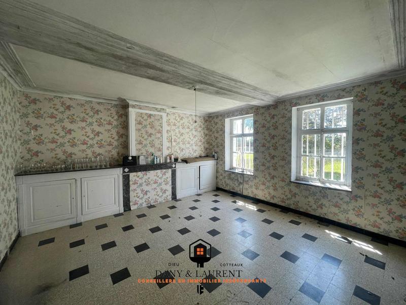 Maison - 370 m² - 8 pièces