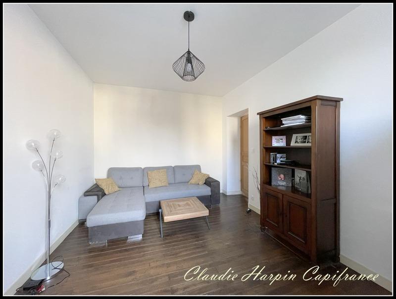 Maison - 246 m² - 10 pièces