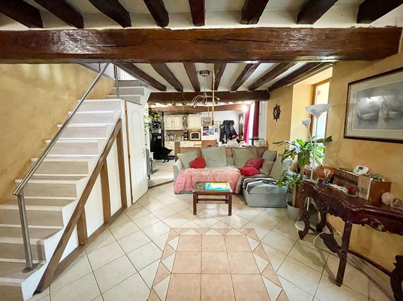 Maison - 90 m² - 5 pièces