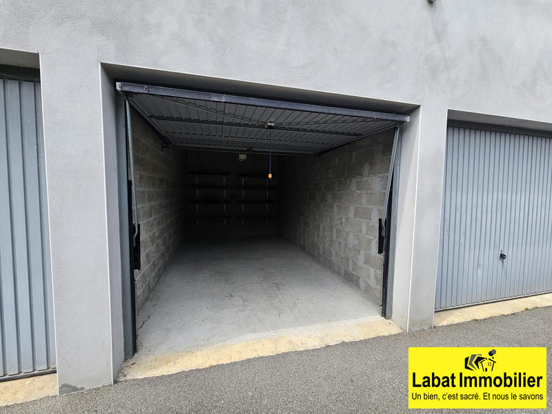 Parking / Garage - 15 m²