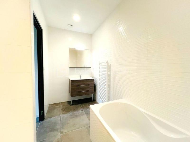 Appartement - 97 m² - 4 pièces