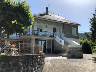Maison en pierre - 216 m² - 8 pièces