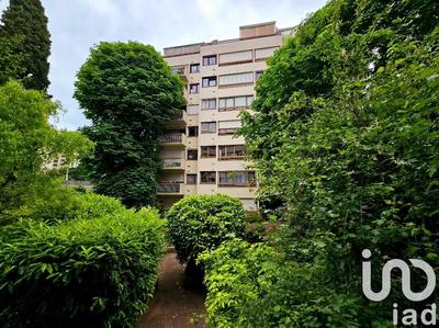 Appartement - 80 m² - 5 pièces