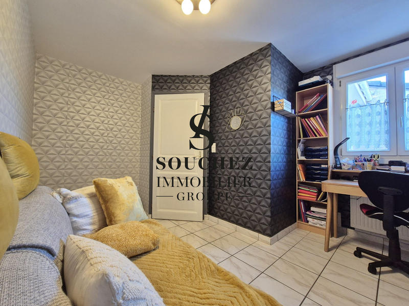 Maison - 200 m² - 8 pièces