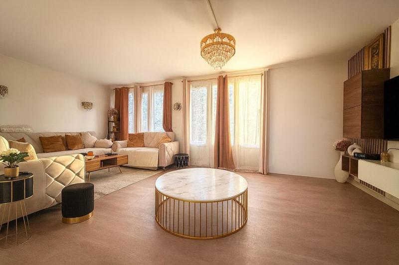 Appartement - 80 m² - 4 pièces