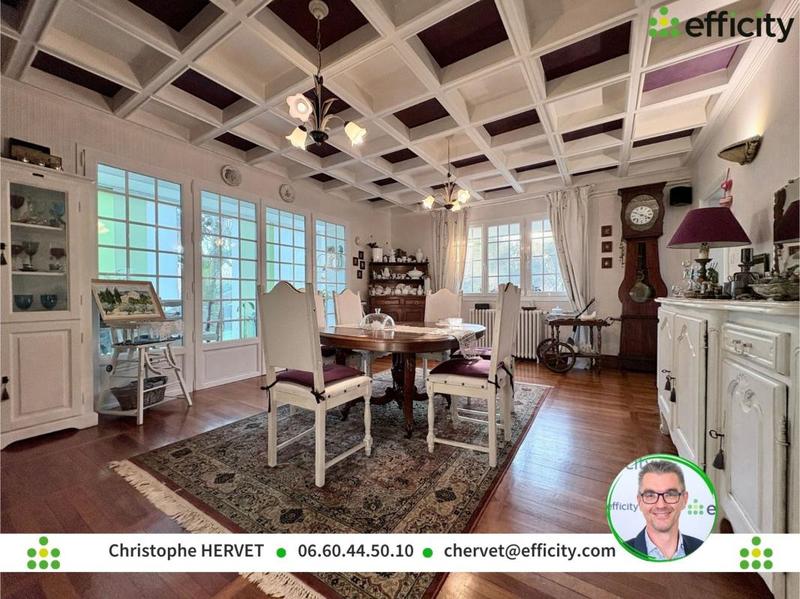 Maison - 380 m² - 11 pièces