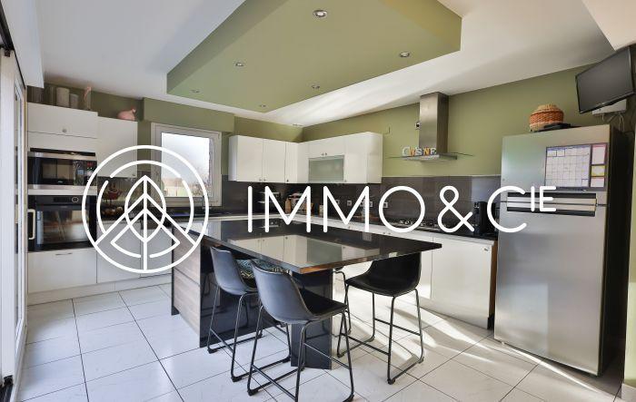 Maison - 187 m² - 6 pièces