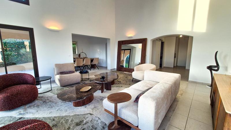 Villa - 168 m² - 6 pièces