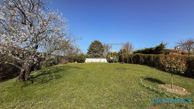 Maison - 250 m² - 8 pièces