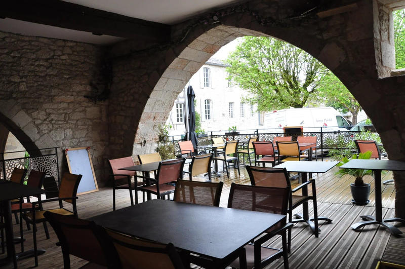 Maison - 240 m² - 10 pièces