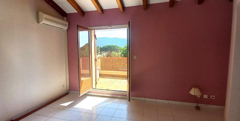 Villa - 180 m² - 6 pièces