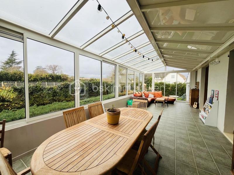 Maison - 222 m² - 8 pièces