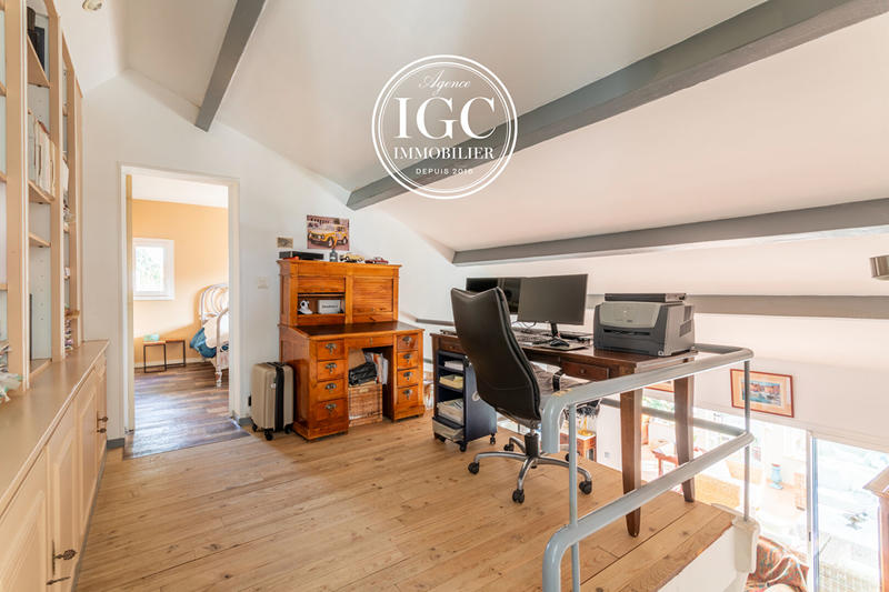 Maison - 180 m² - 5 pièces