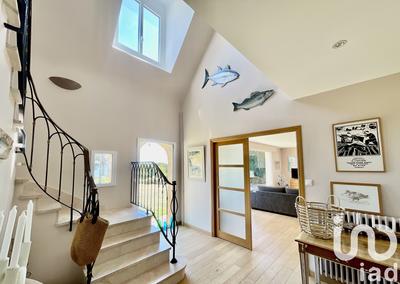 Maison - 246 m² - 8 pièces