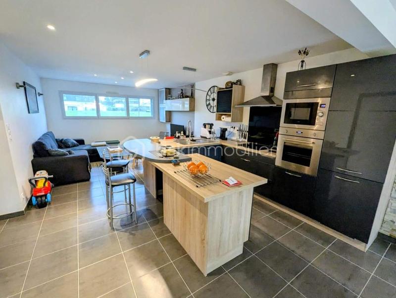 Maison - 94 m² - 4 pièces